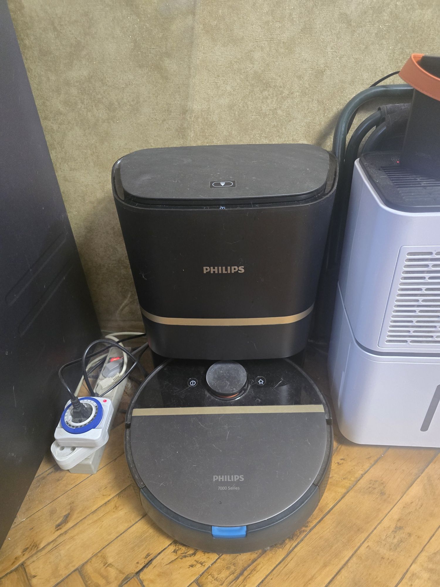 Робот пилосос philips xu7100/1