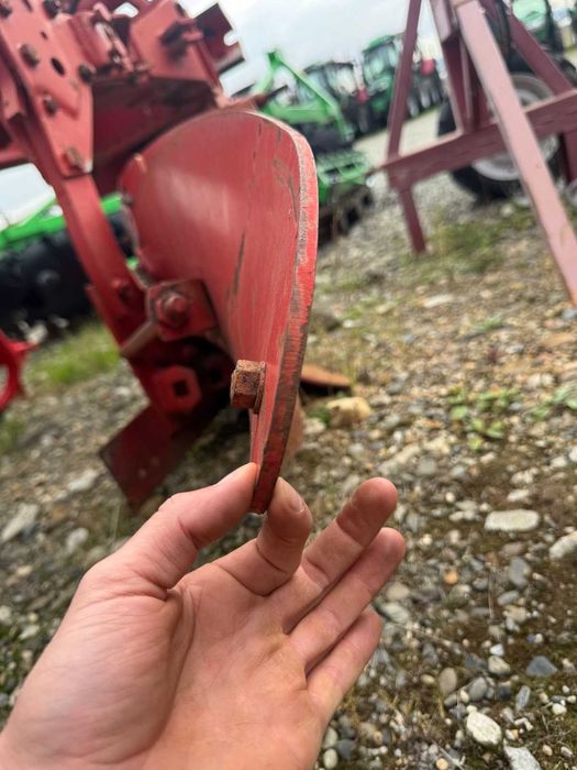 Оборотний плуг квернеленд