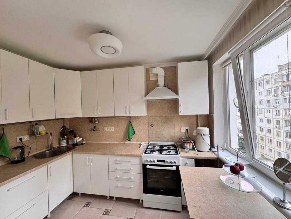 Продам великолепную  3-комн. квартиру /Крымский Бульвар/ 14- Школа