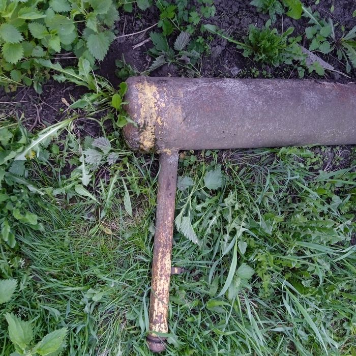 Продам металеву трубу 220 мм.