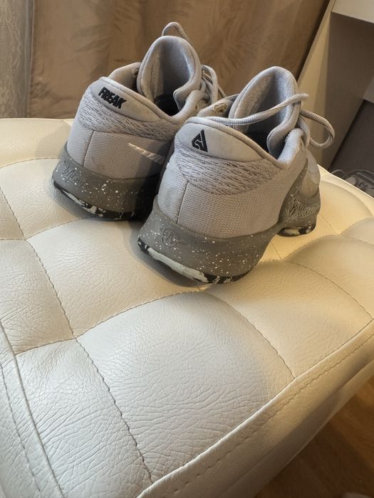 Nike zoom freak 4 grey баскетбольні