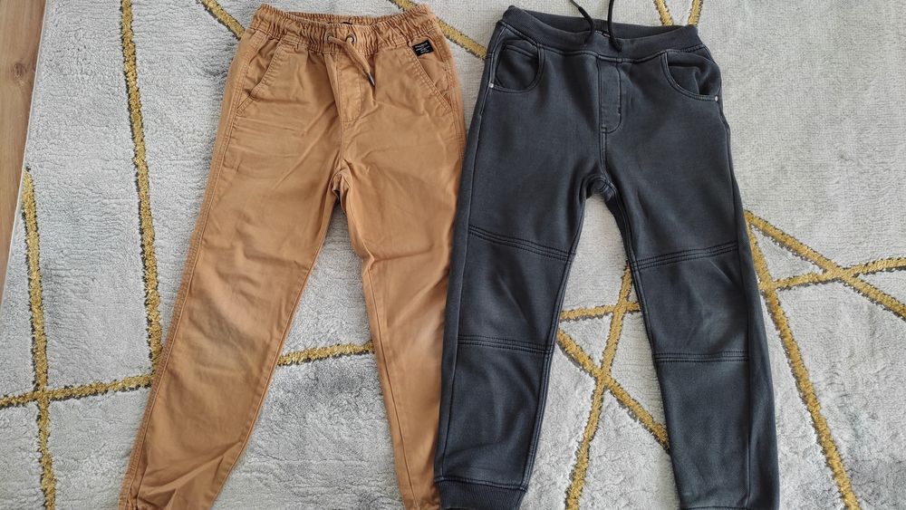 Spodnie joggery Reserved rozm 140
