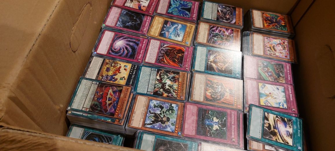 Karty yugioh 5600 sztuk