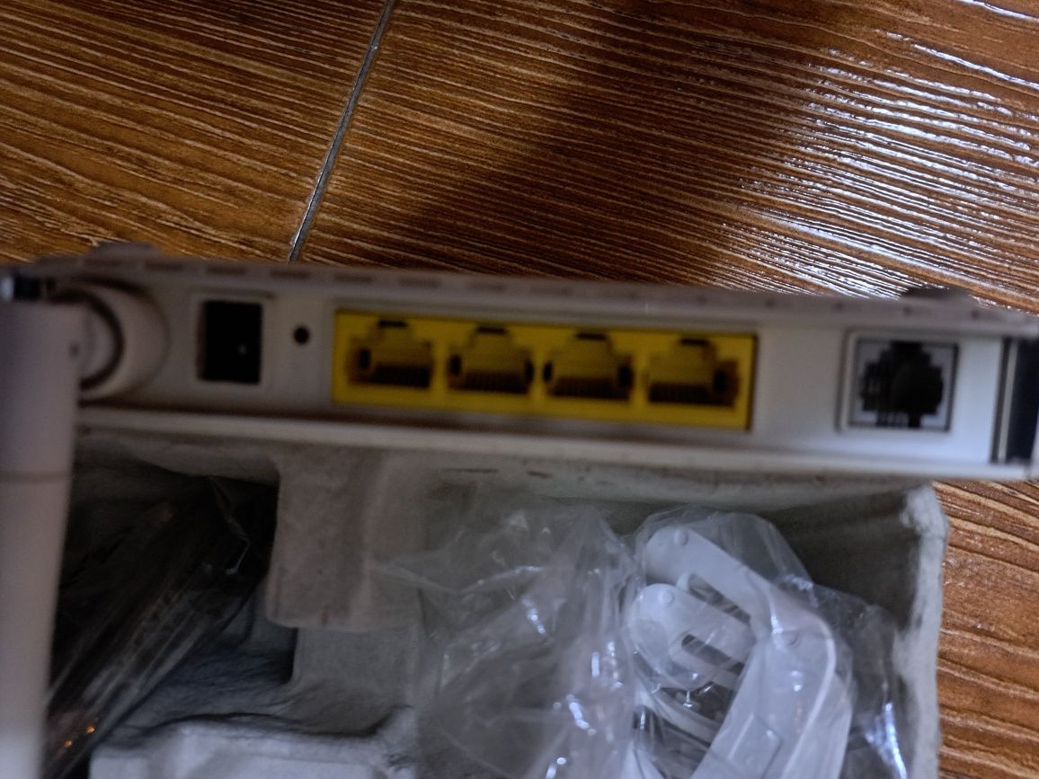 Sprzedam router uzywany w dobrym stanie.