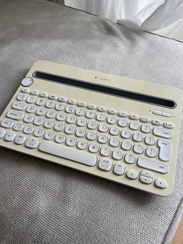 Klawiatura bezprzewodowa Logitech K480 masełkowa