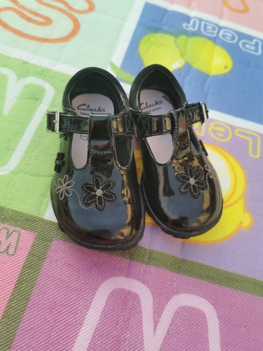 Skórzane lakierowane półbuty balerinki Clarks skóra naturalna 19 20