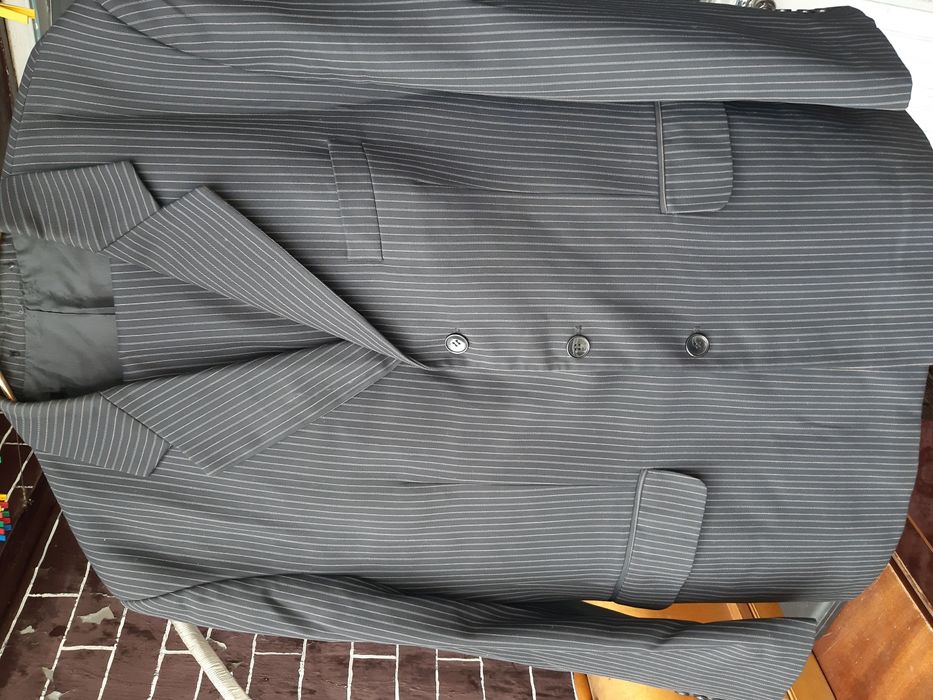 Продам костюм.