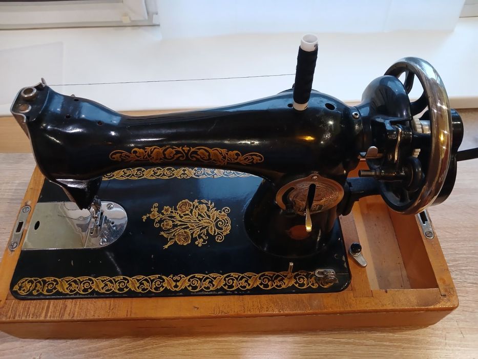 Швейна машинка подолка ( самовивіз)