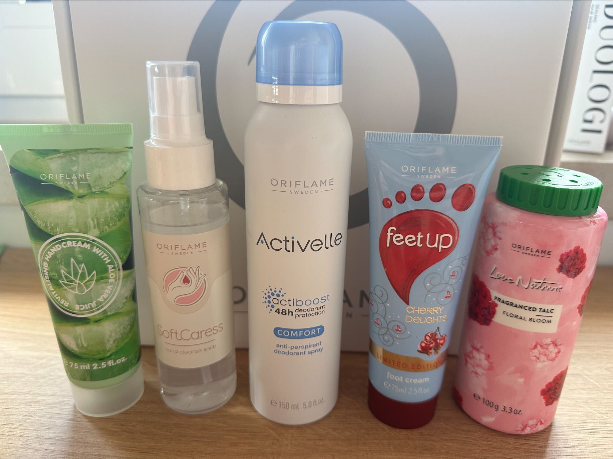 Creme Mãos Aloé / Spray / Desodorizante / Creme Pés/Pó Talco Perfumado