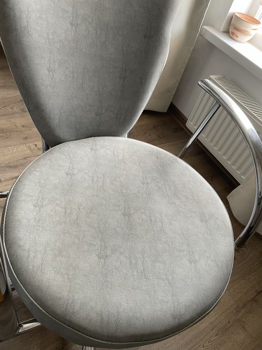 Перукарське крісло (гідравліка під ремонт)