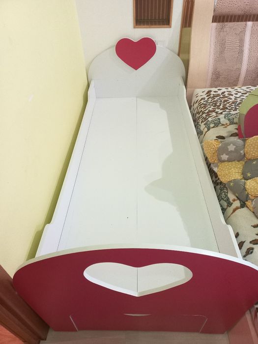 Ліжко для дівчинки, одинарне