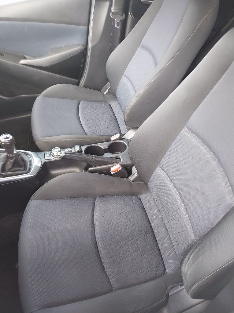 Mazda2  2015 skyactive 1.5 diesel