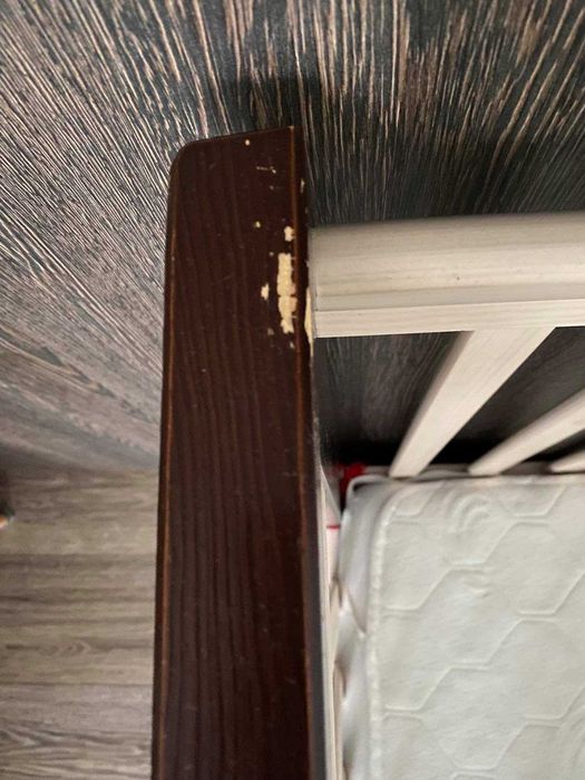 Łóżeczko z materacem