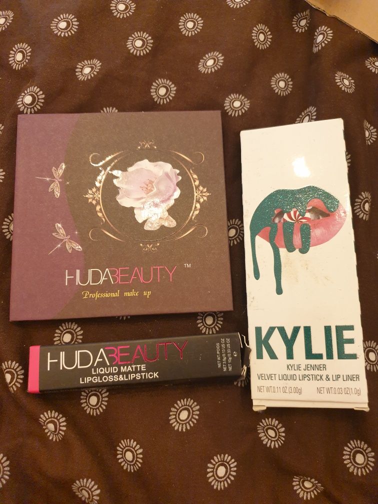 Zestaw kosmetyków Kylie huda beauty paleta pomadka