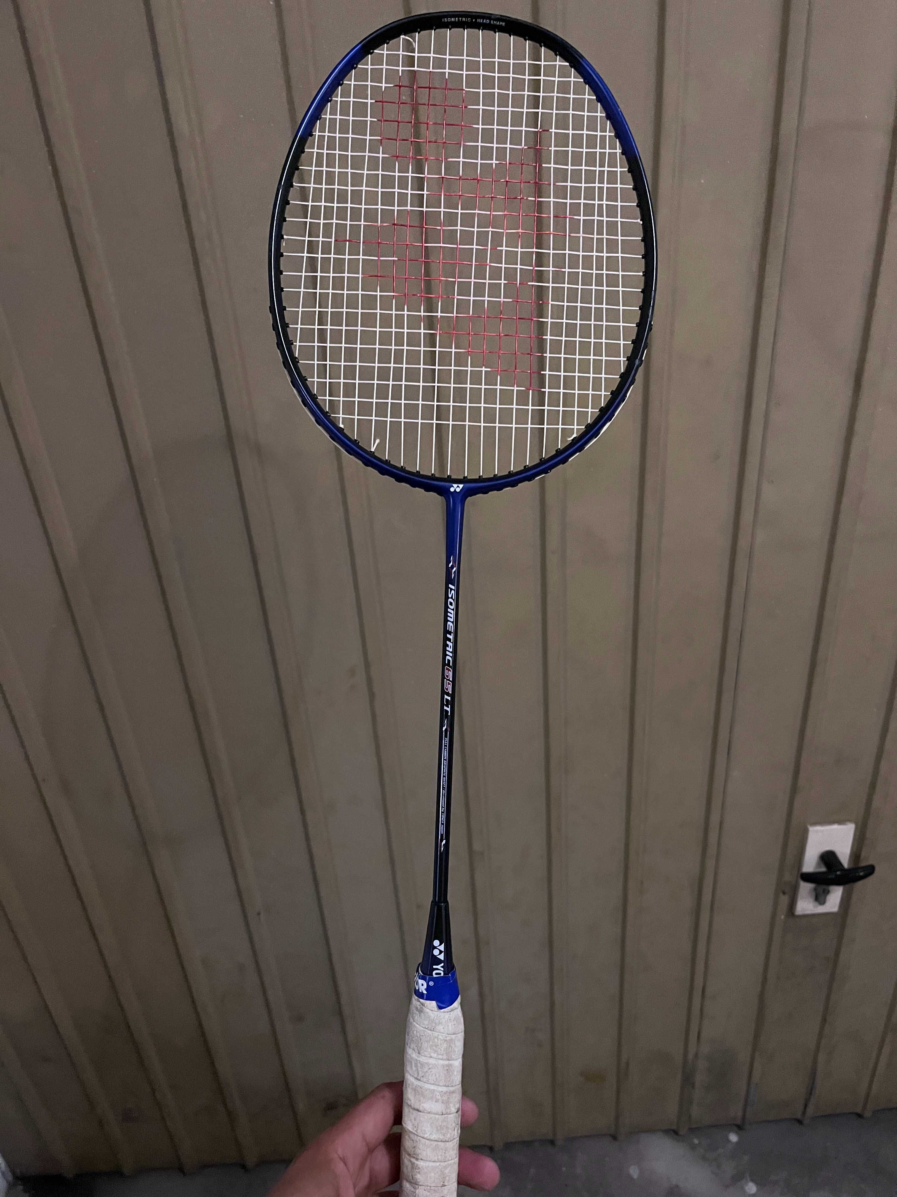 Raquete Badminton Yonex Isometric 65 LT Carbono