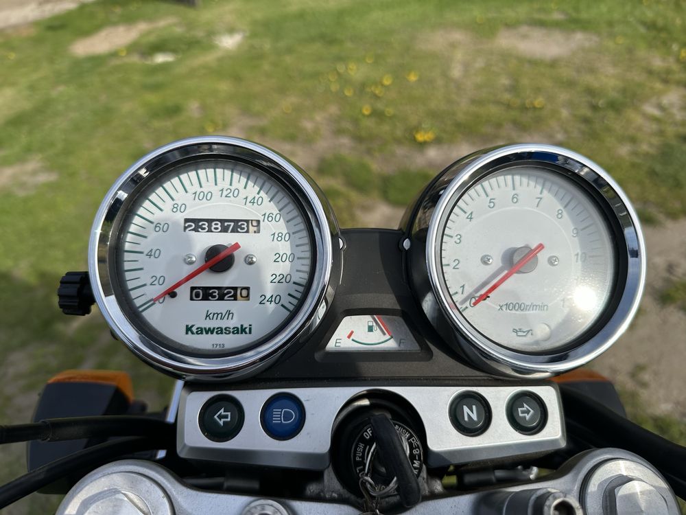Kawasaki ZR-7 2003r