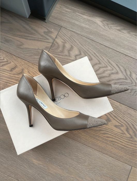 Jimmy Choo klasyczne szpilki szpic ze zdobionym szpicem oliwkowe