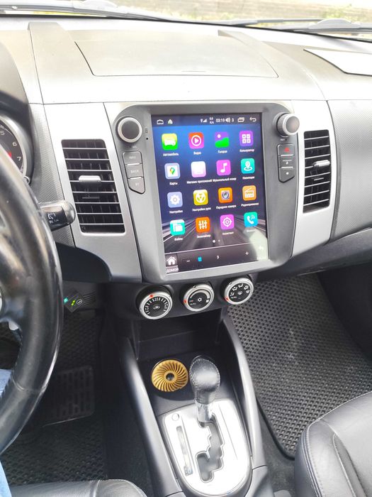 Продам  Mitsubishi OUTLANDER XL