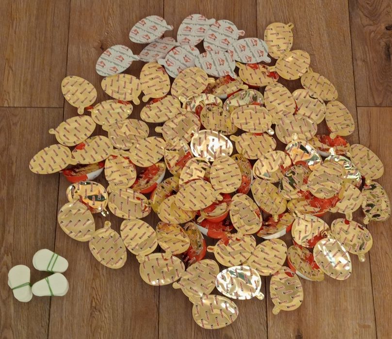 Kinder joy krem z wafelkiem jajka Kinder ferrero połówki Kinder krem
