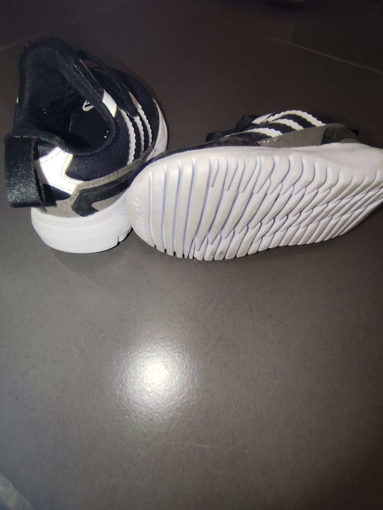 Ténis Adidas bebé