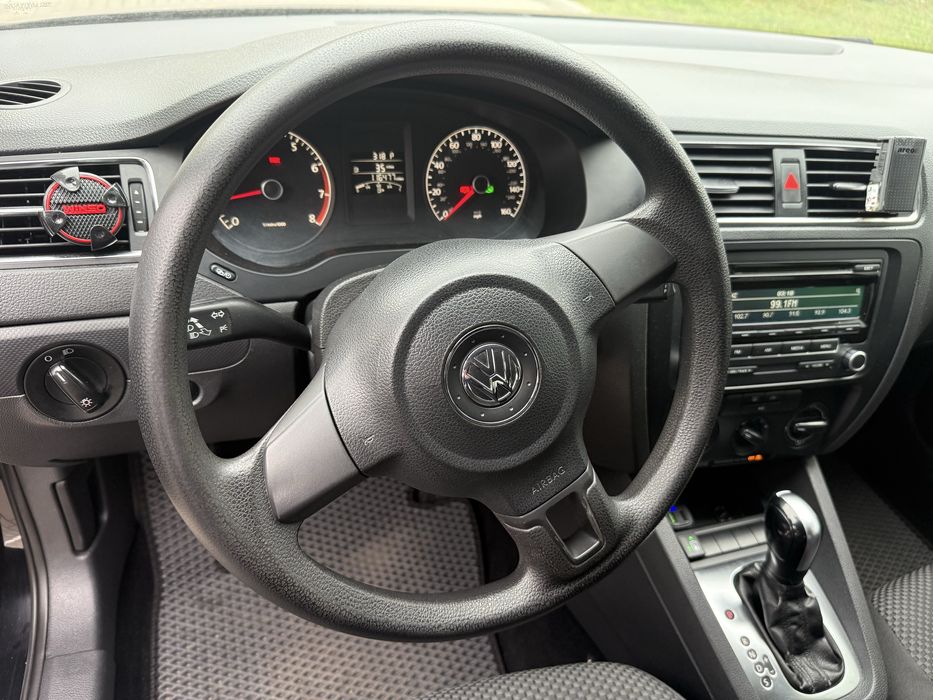 Продам джету 2012 года 2.0  газ бензин