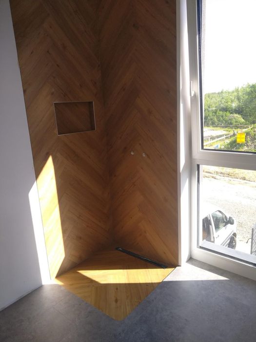 Montaż podłóg  LVT vinyl ,dywan,epoxy,wylewki ,tarasy