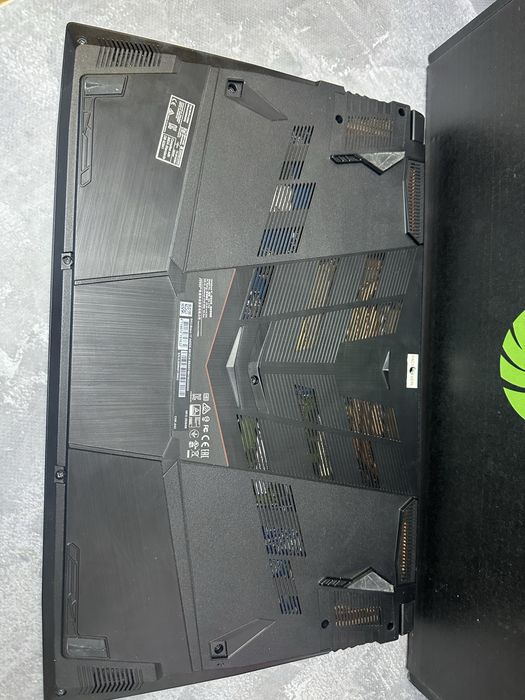 Ігровий ноутбук MSI Bravo 17