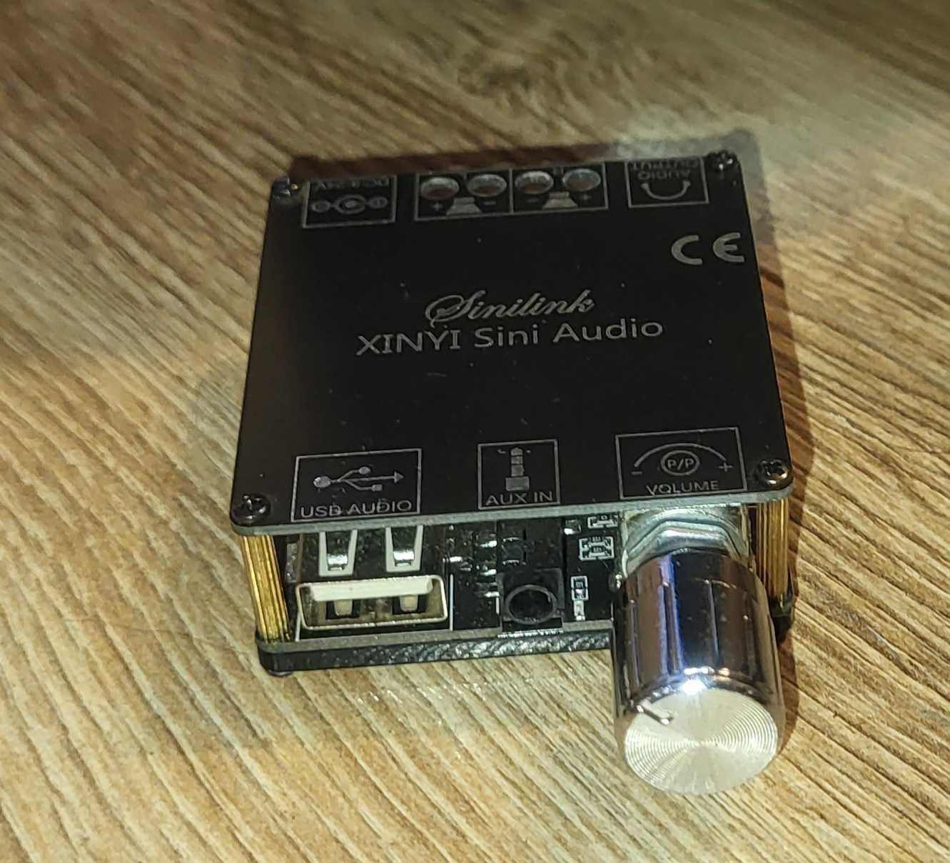 Wzmacniacz z kolumnami Bluetooth