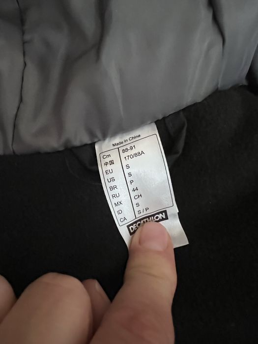 Нова чоловіча тепла куртка Quechua ( розмір S)