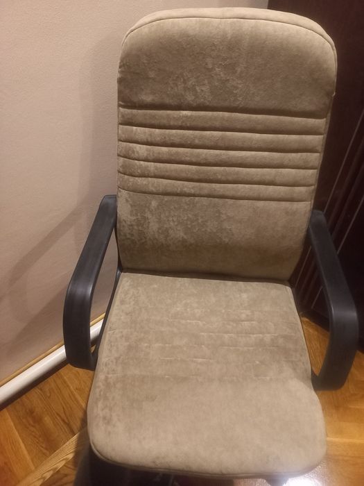 Компюторне крісло