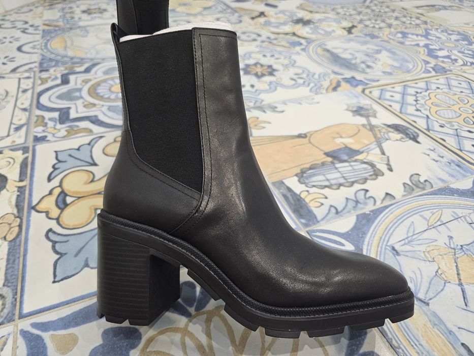 Нові шкіряні чоботи челсі Zara 41