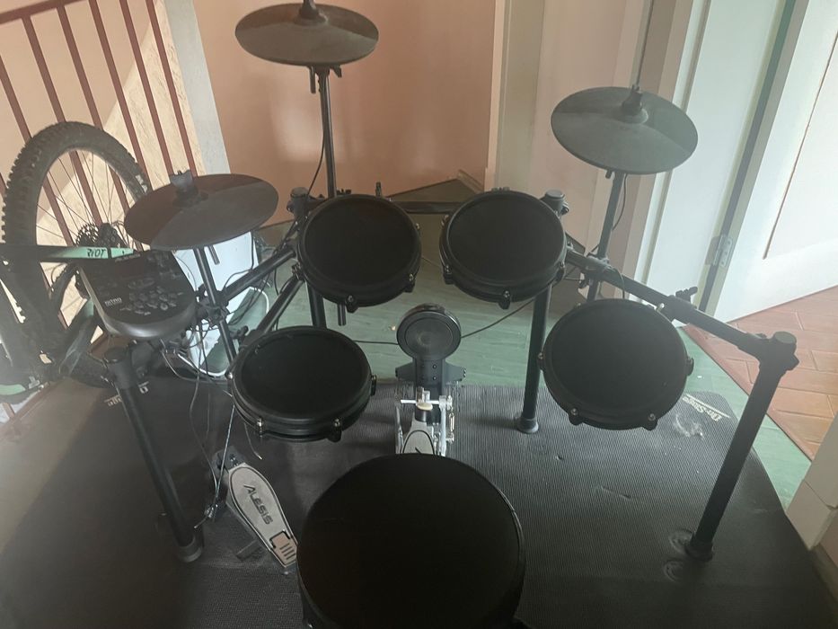 Perkusja elektroniczna alesis nitro mesh kit