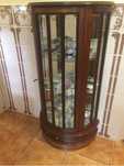 Cristaleira classica com decoração