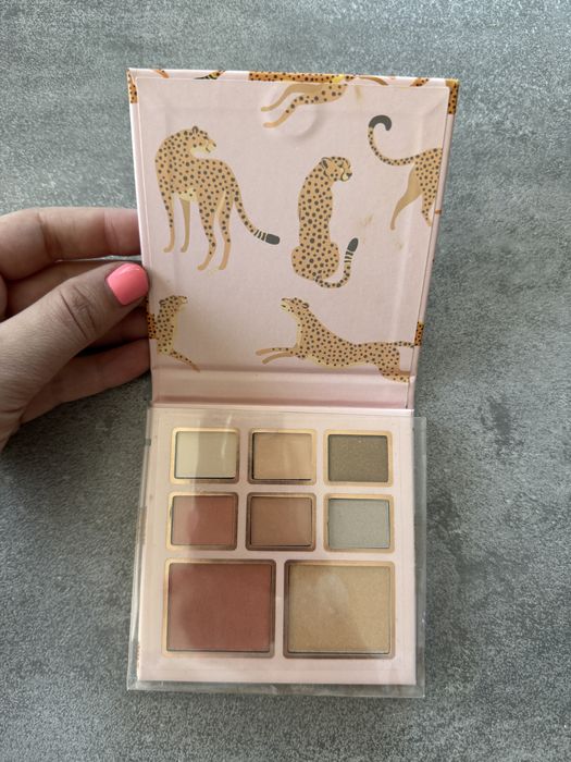 Paleta do makijazu oczu i twarzy 6 cieni