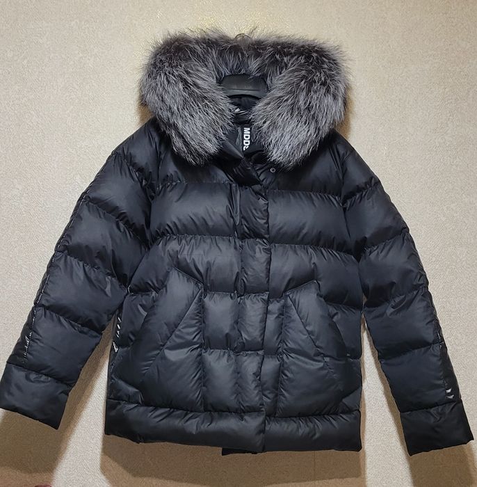 Продам зимовий пуховик з натуральним хутром