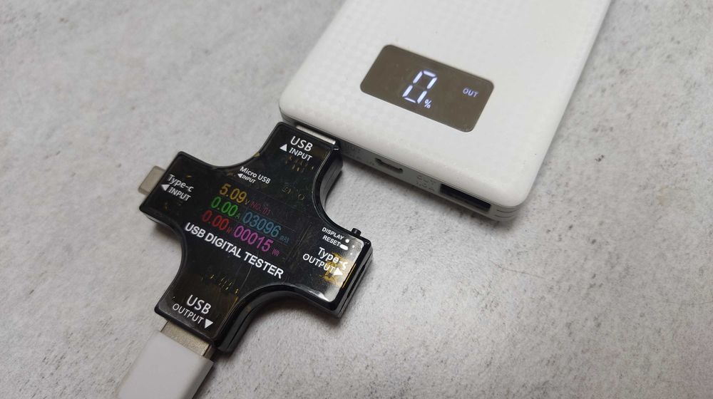 powerbank Pineng PN-960 6000 mAh USB 5 Вольт + кабель заряда + подарок