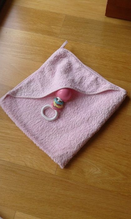 Vendo Toalha de banho com capuz rosa de bebé - Oferta portes envio
