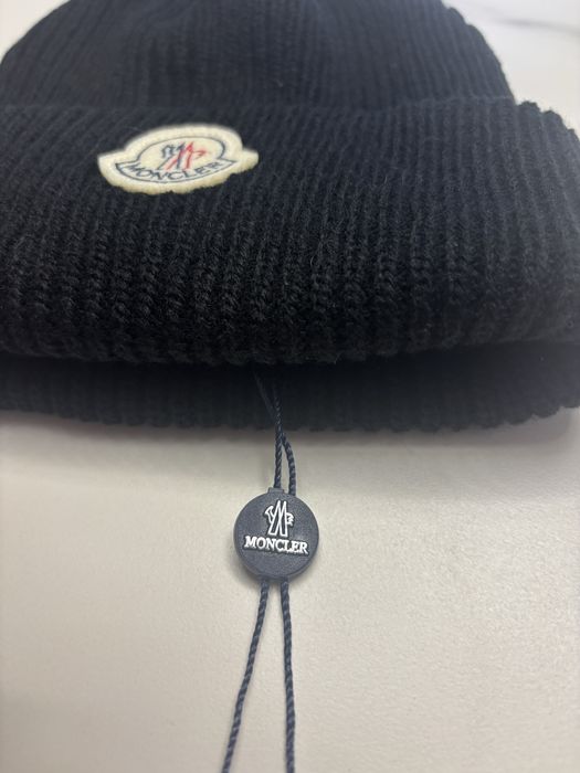 Szprzedam Czapke  moncler