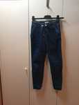 Spodnie jeans Sinsay r. 140