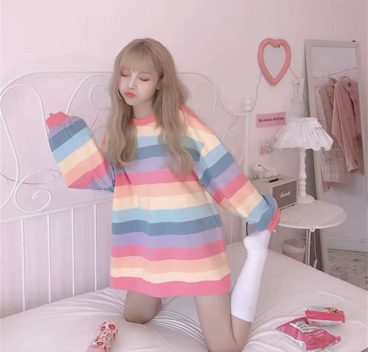 Радужная кофта женская