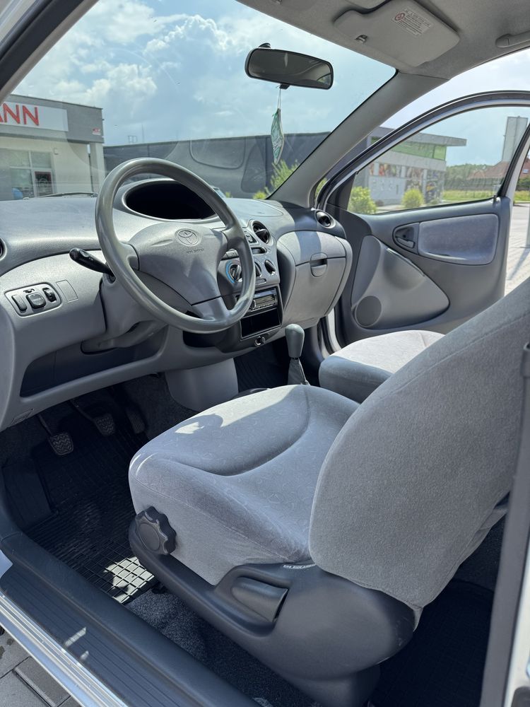 Toyota Yaris 1.3 2001 super stan !!!