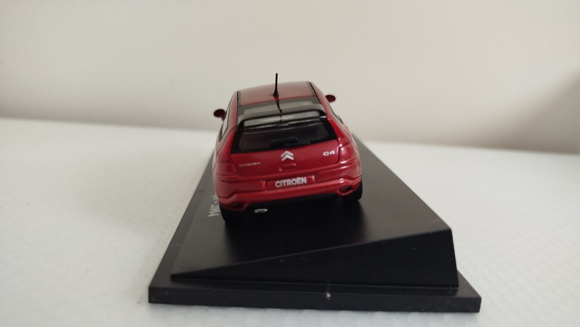Miniatura Citroen C4 Coupé 1/43 Nova