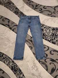 Продам джинси Levis 511