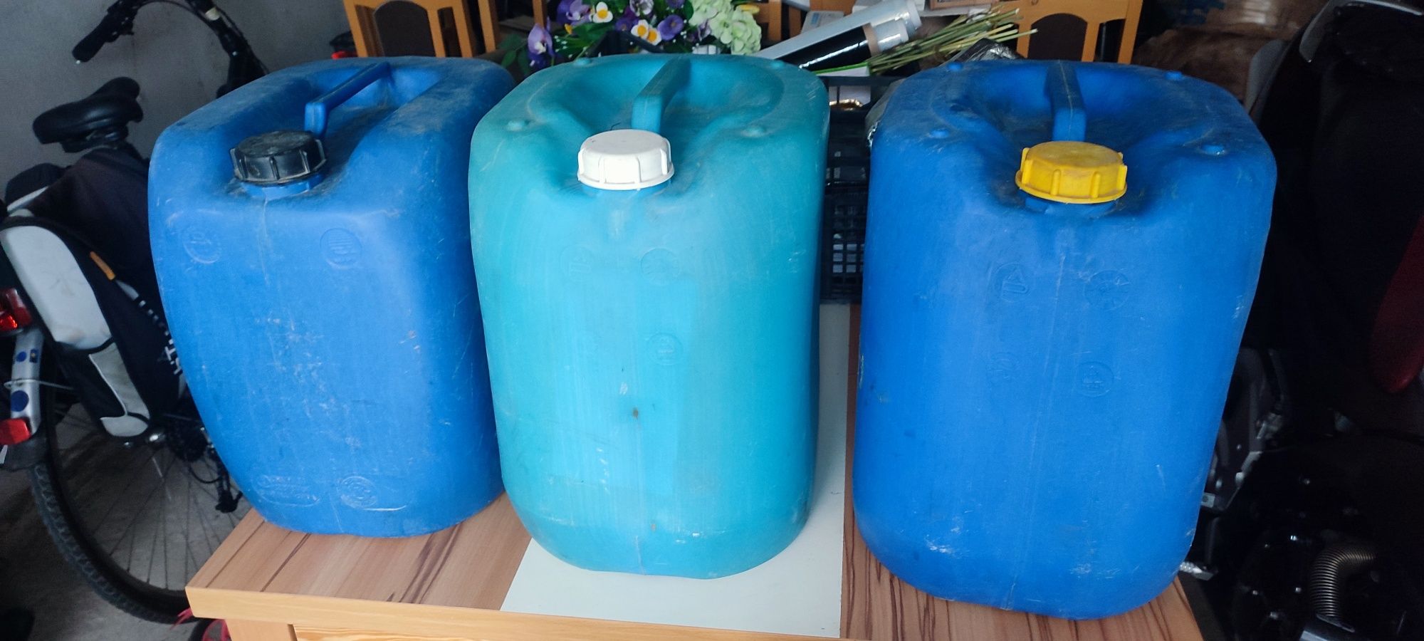 3 szt. Baniaki , Kanistry, Pojemniki 30L na paliwo  
3 sztuki Baniaki