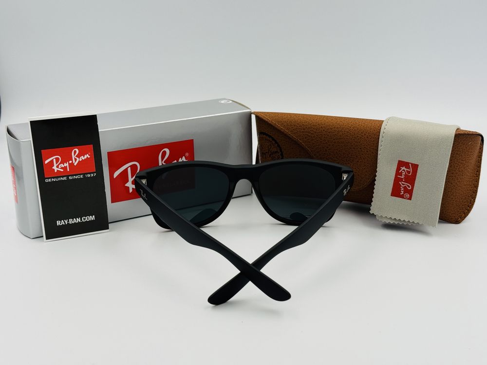 Солнцезащитные очки Ray Ban Wayfarer 2140 Matte Black 54мм стекло