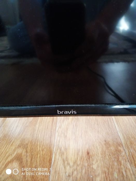 Телевизор  "Bravis" LED-28D1070