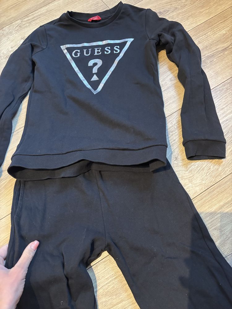 Deres czarny Guess