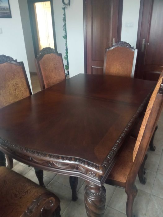 Slol do jadalni z krzeslami