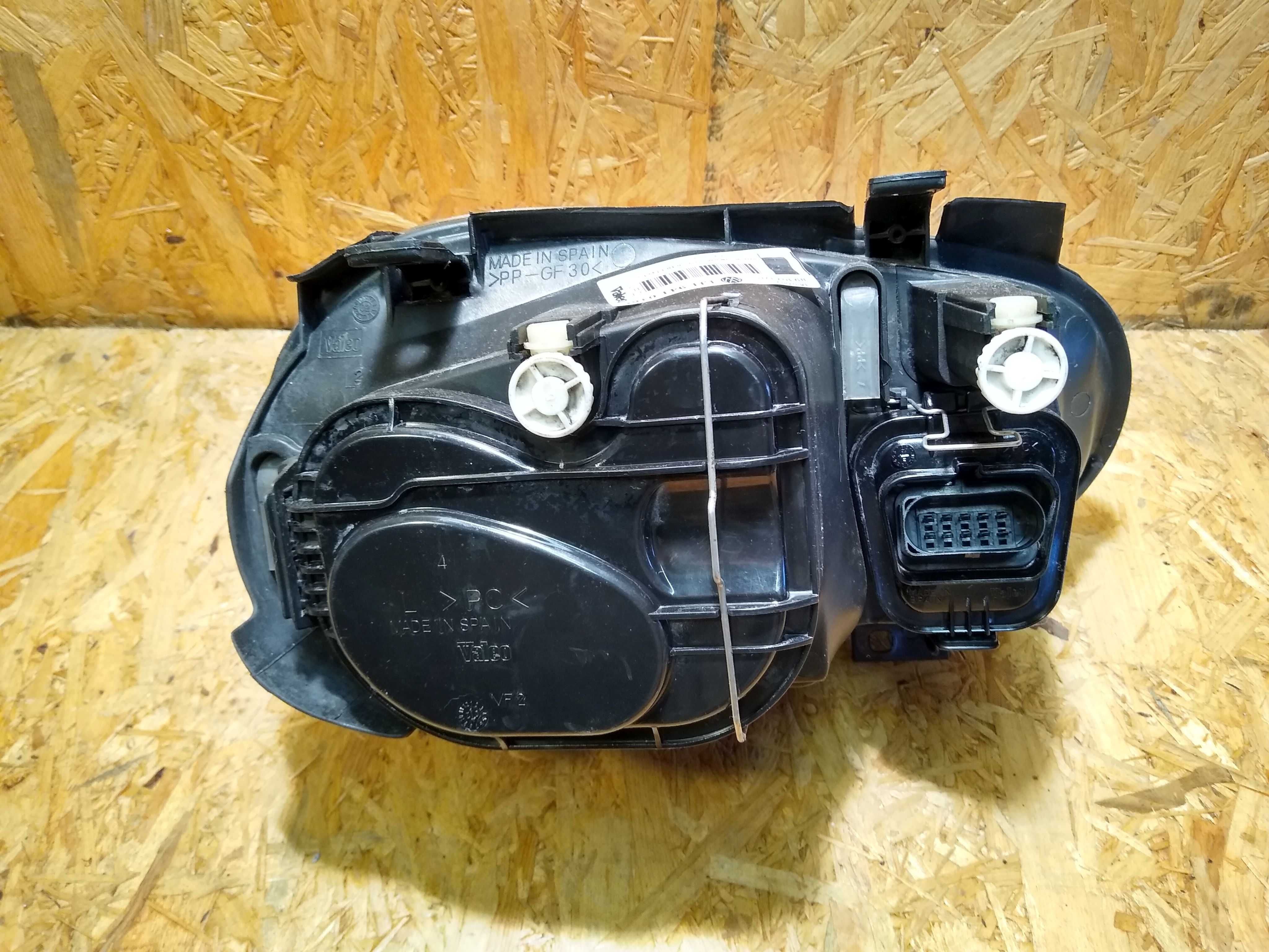 Lampa VW Golf IV 4  lewa przednia lewy przód oryginalna