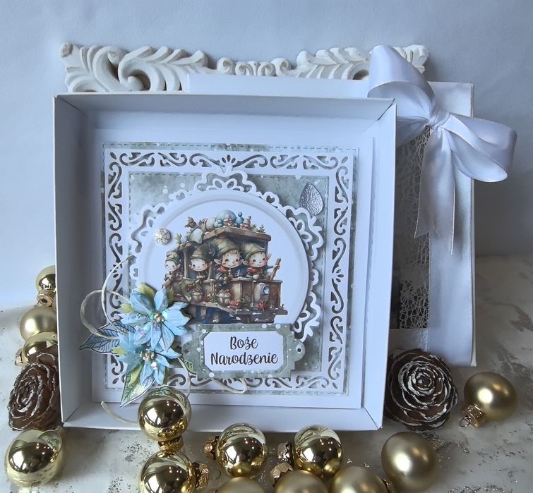 Ręcznie robiona kartka bożonarodzeniowa w pudełku